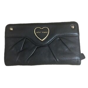 Betsey Johnson Black Wallet Heart‎ Accent Zip Around Clutch Purse